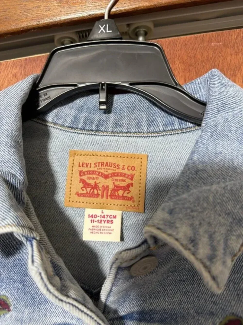 Levi’s girls jacket large